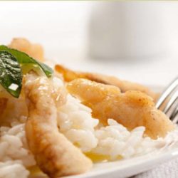 Riso al pesce persico è un primo piatto molto raffinato nella cucina tipica di Lezzeno.